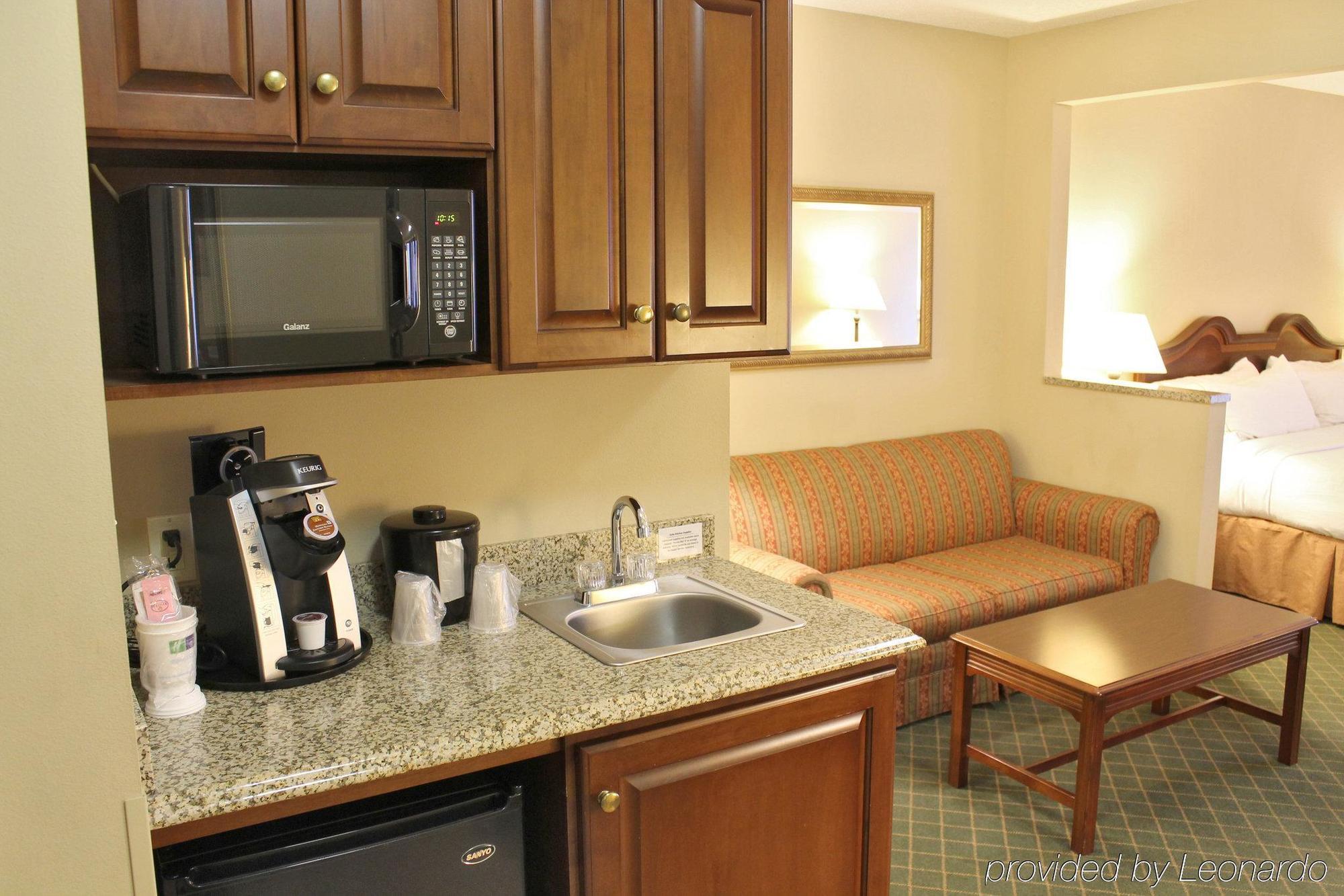 Holiday Inn Express Hotel & Suites Cape Girardeau I-55 By Ihg Exterior foto